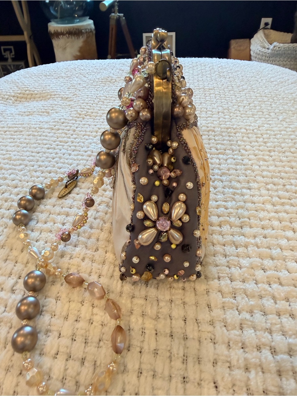 Mary Frances Beaded Heart-Top Clutch – Pink, Gold, Cream - Picture 3 of 6
